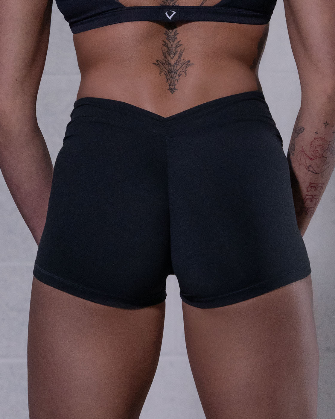 Allure V Back Shorts - Black
