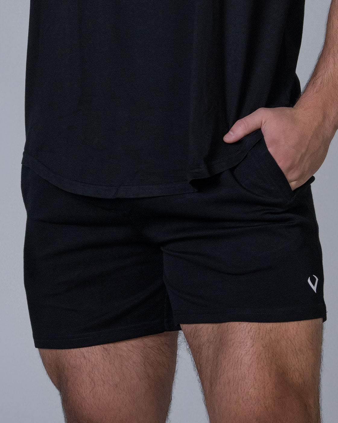 Valor Shorts - Black