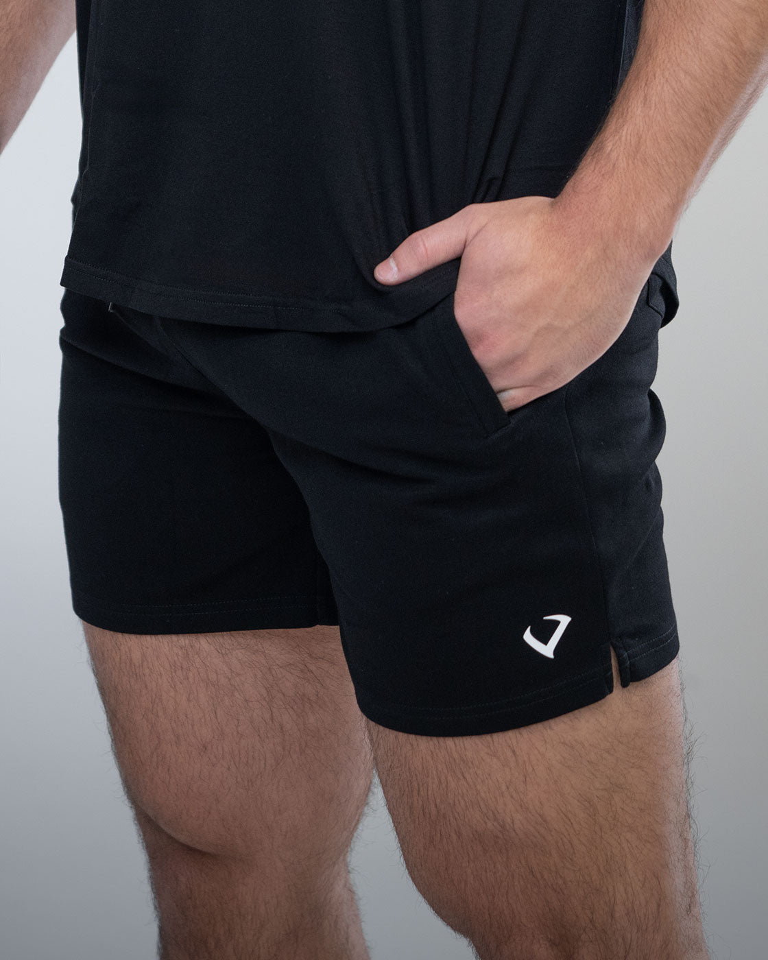 Valor Shorts - Black