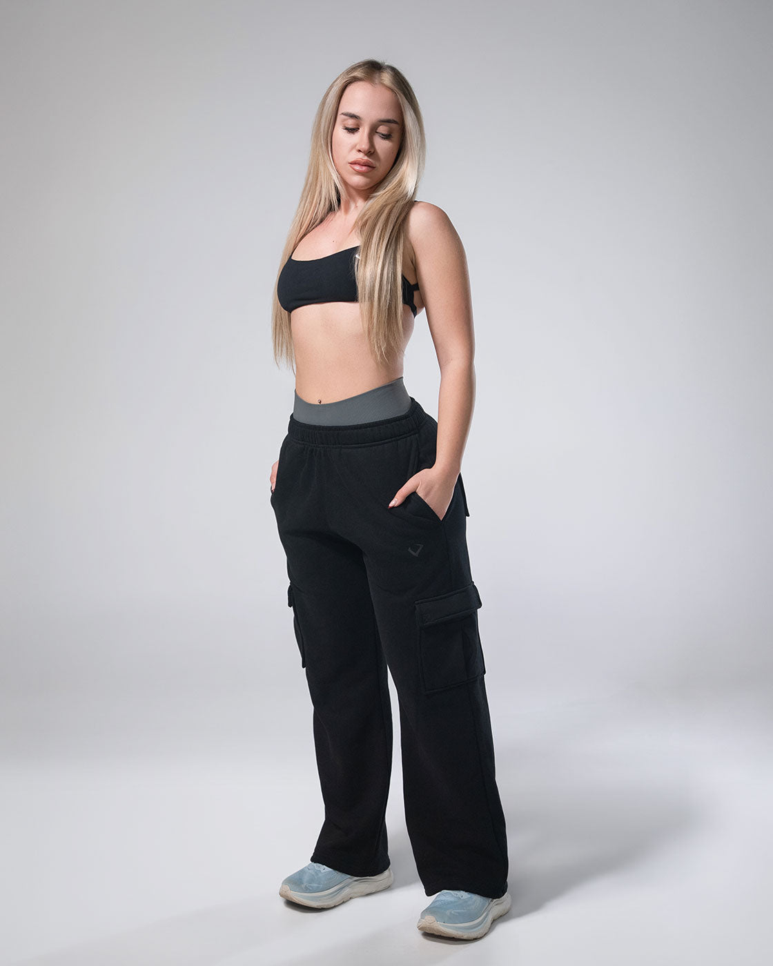 Royalty Cargo Sweats Black