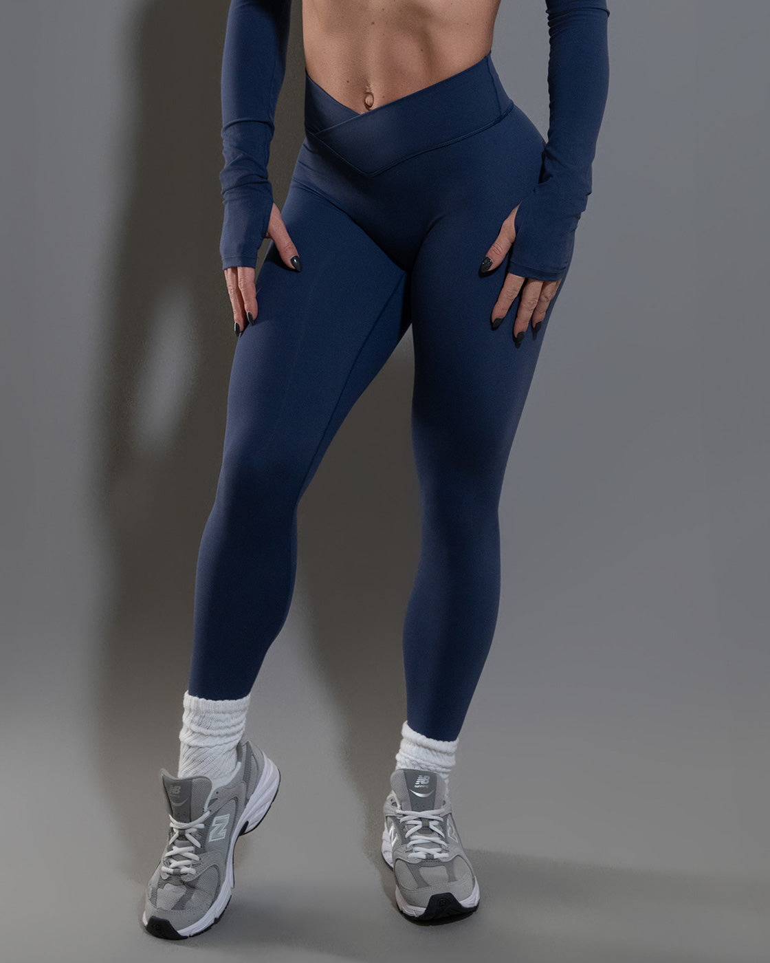 Allure V Front Leggings - Navy Blue