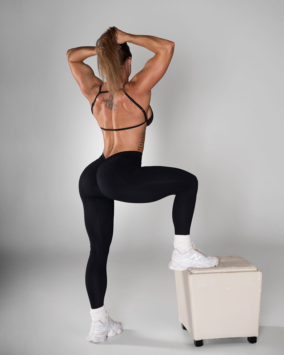 Crave V Back Leggings - Black