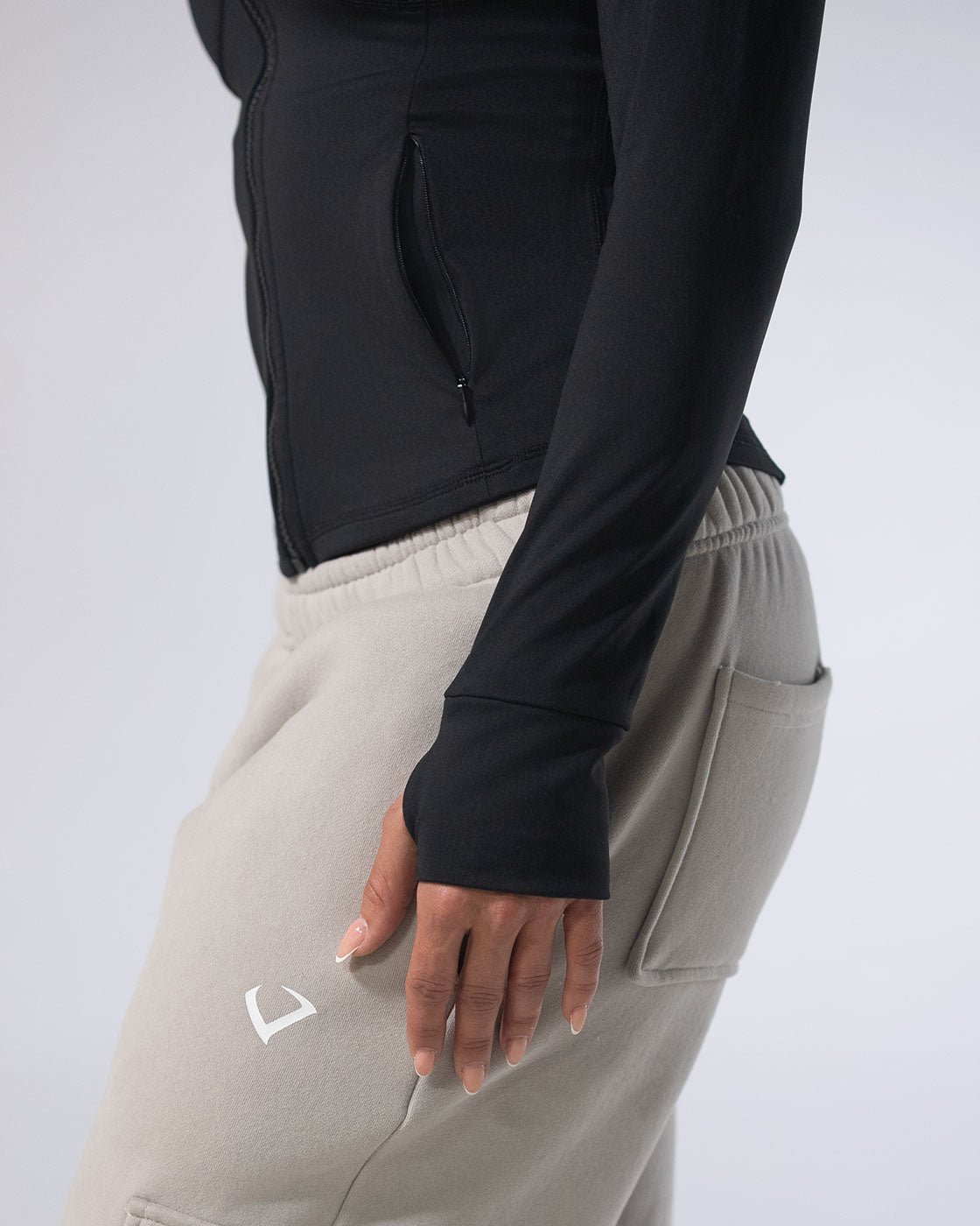 Hourglass Zip - Black